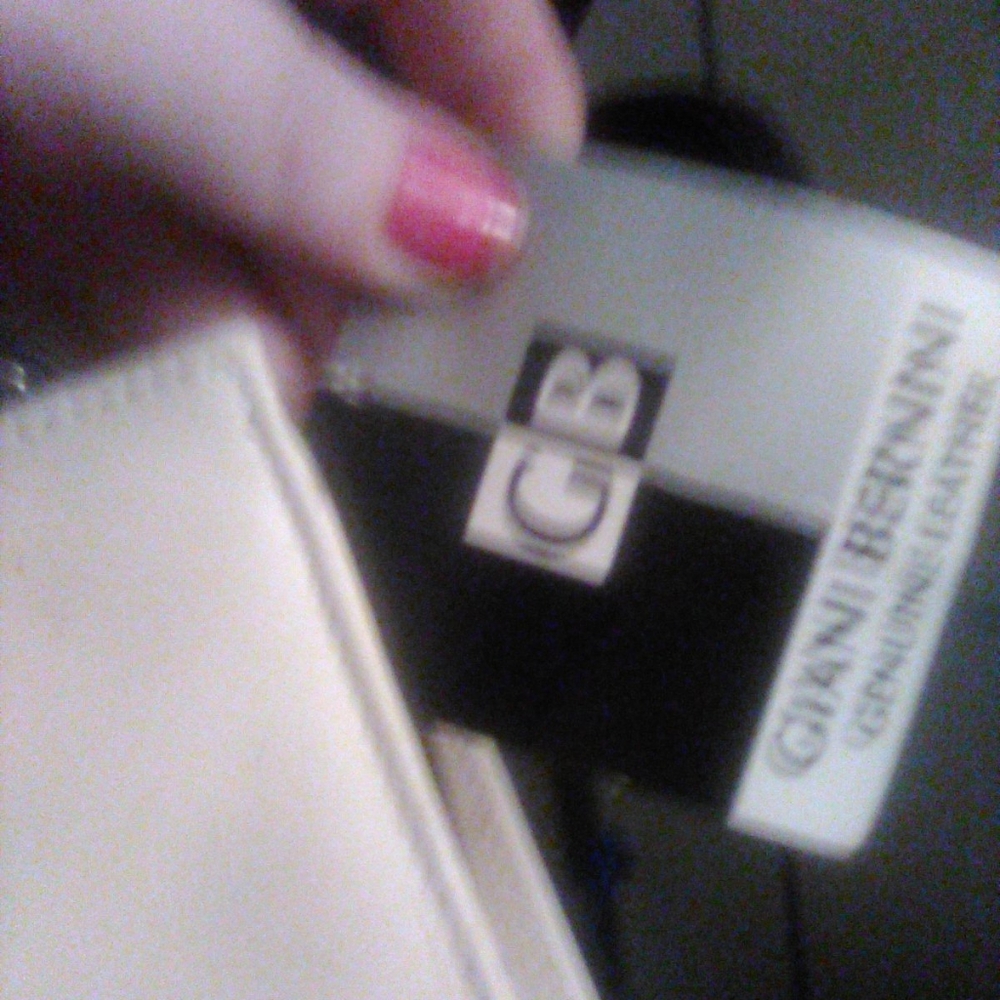 Purses - Picture 6 of 11
